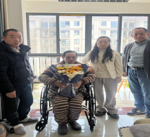 予人玫瑰 手留余香